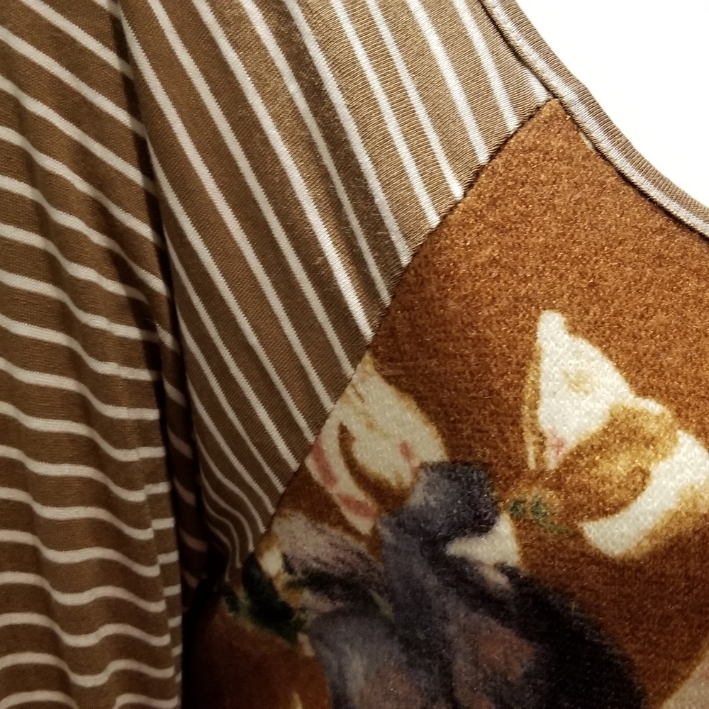 Entro brown floral top. Striped sleeves - Picture 3 of 5